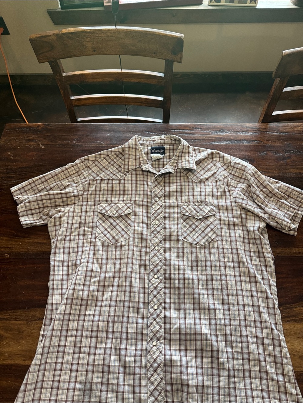 Wrangler Short-Sleeve Plaid Button-Down Shirt in Beige and Brown
